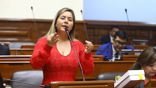 Tania Ramírez deja la Derrama Magisterial