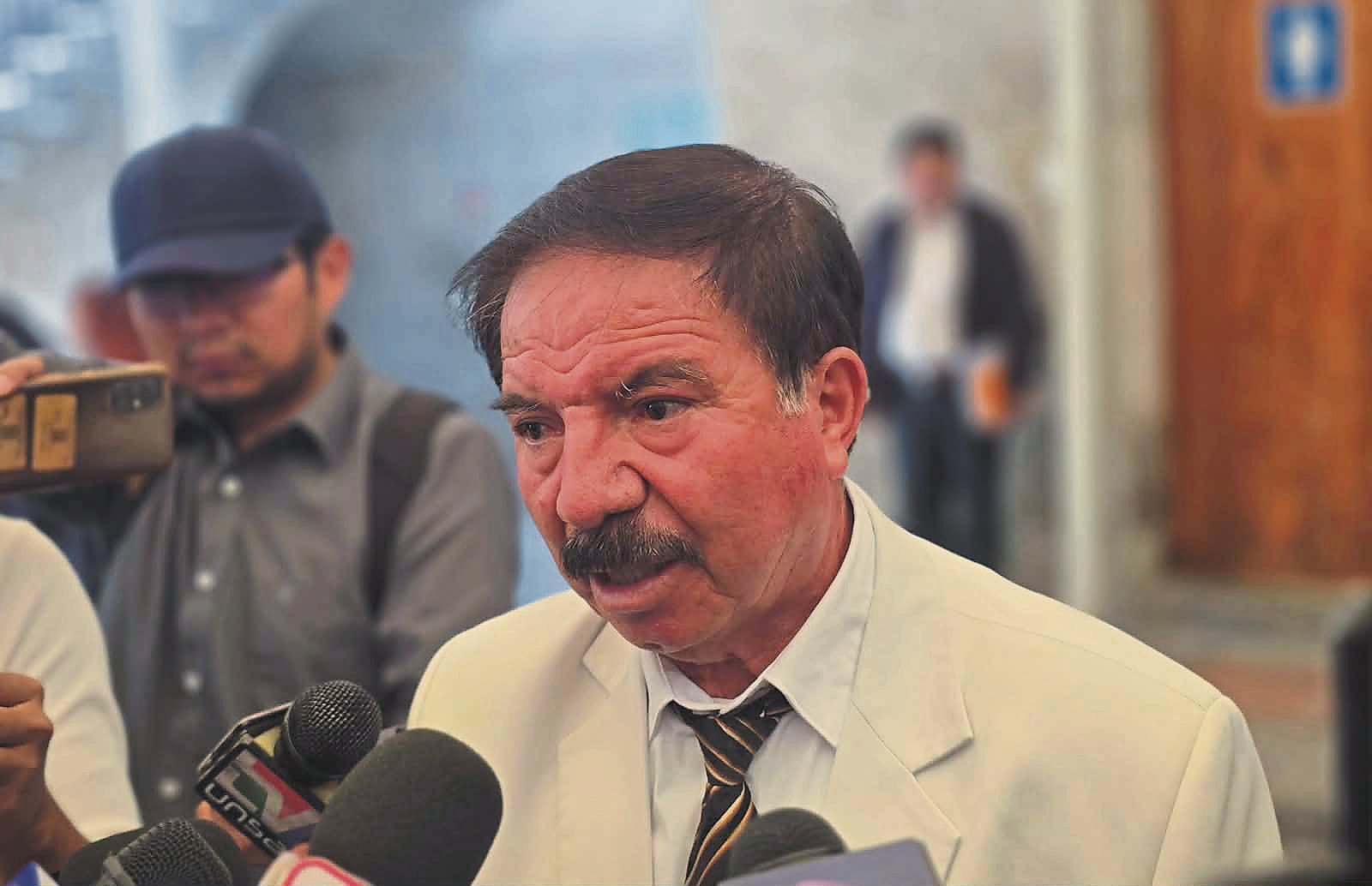 Director del hospital Honorio Delgado Espinoza, Carlos Medina. Foto: GEC.