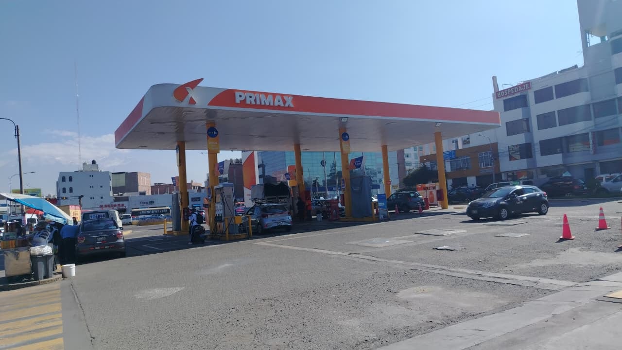 Grifos dejan de vender algunos combustibles por supuesto desabastecimiento (Foto: Álvaro Figueroa/@photo.gec)