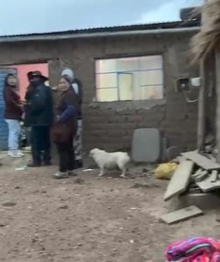 La víctima, de 75 años, fue encontrada con cortes y hematomas en su vivienda rústica de la comunidad Canchi Grande. No se descarta que el móvil esté vinculado a conflictos por terrenos.