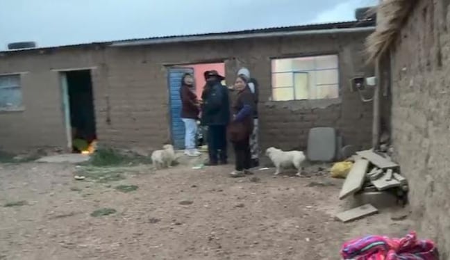 La víctima, de 75 años, fue encontrada con cortes y hematomas en su vivienda rústica de la comunidad Canchi Grande. No se descarta que el móvil esté vinculado a conflictos por terrenos.