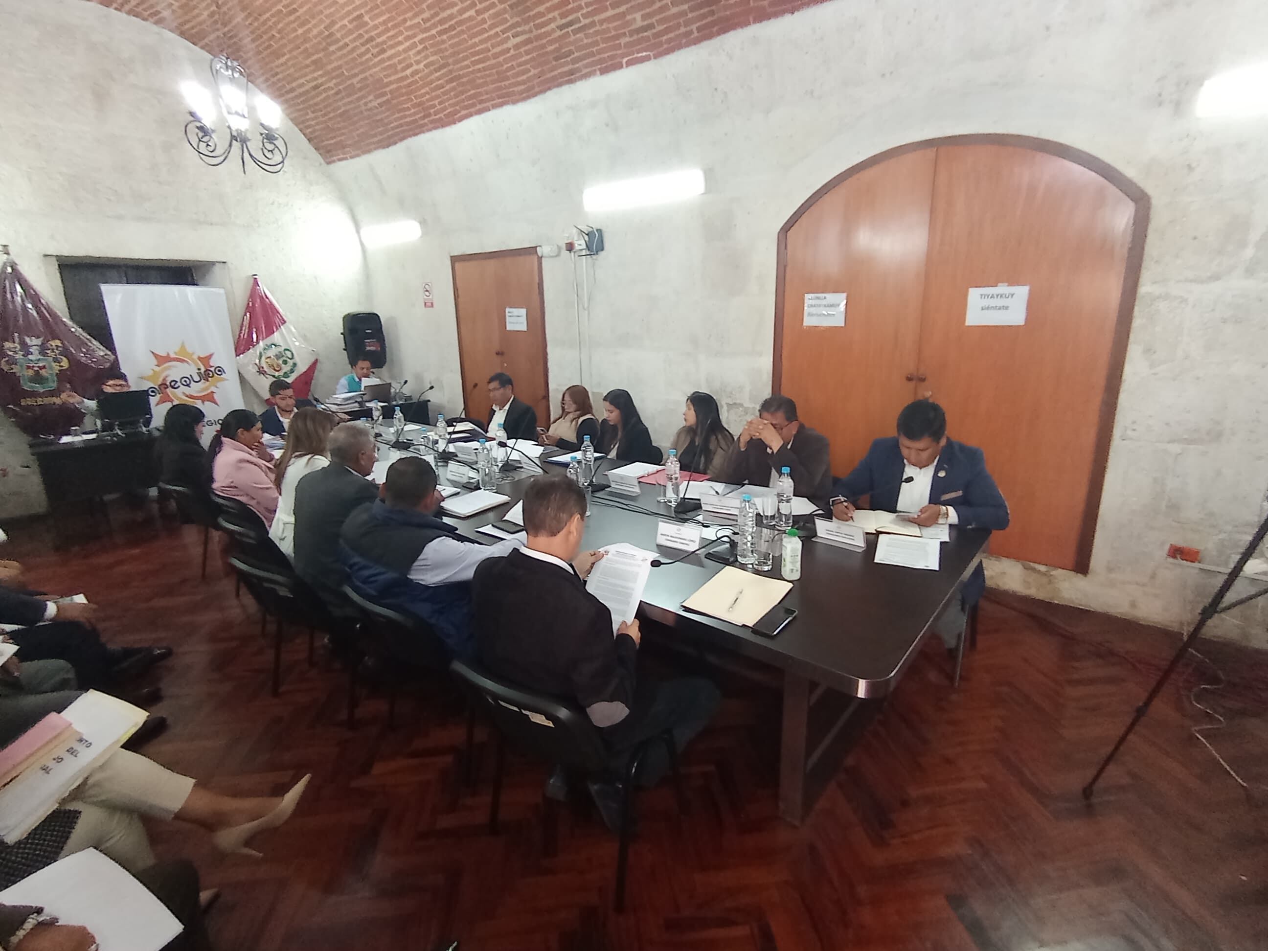 Consejeros proponen candidatos para director de Sedapar por el gobierno regional. (Foto: GEC)
