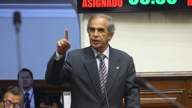 Roberto Chiabra exhorta a Rosa Gutiérrez a presentar pruebas sobre EsSalud a la Fiscalía