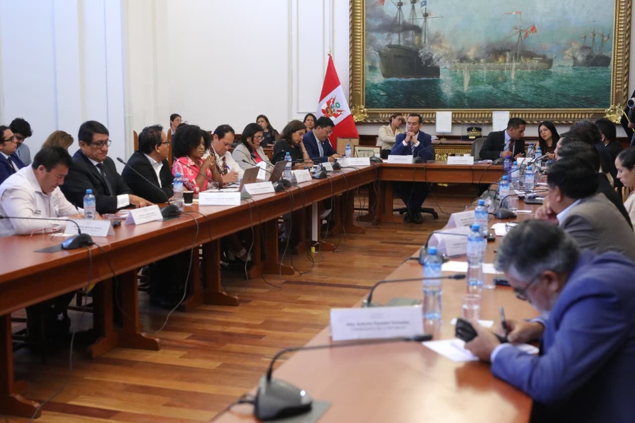 El presidente José Jerí asistió a la Comisión de Fiscalización del Congreso, para dar sus descargos, tras revelarse reuniones fuera de agenda con un empresario chino. Foto: Antonio Melgarejo/ @photo.gec