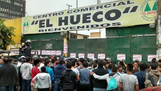 Municipalidad de Lima clausuró el Centro Comercial El Hueco