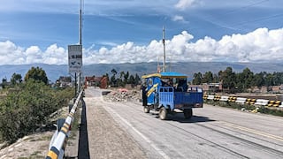 Chupaca: Conductores no le temen a la muerte y pasan por puente que está al borde del colapso