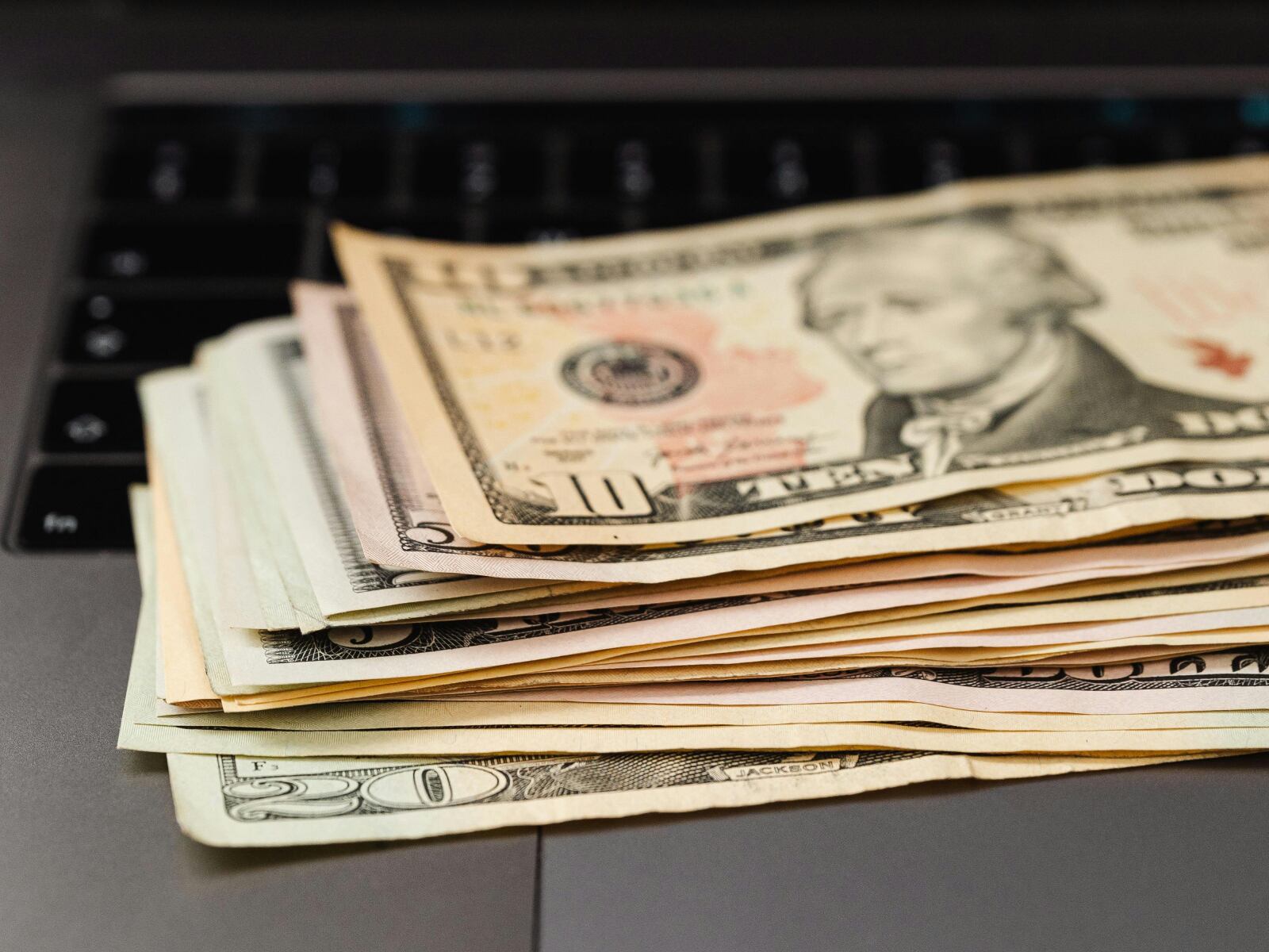 Dólar hoy en Perú, viernes 24 de mayo, se cotiza a S/3.73. (Foto: Pexels)