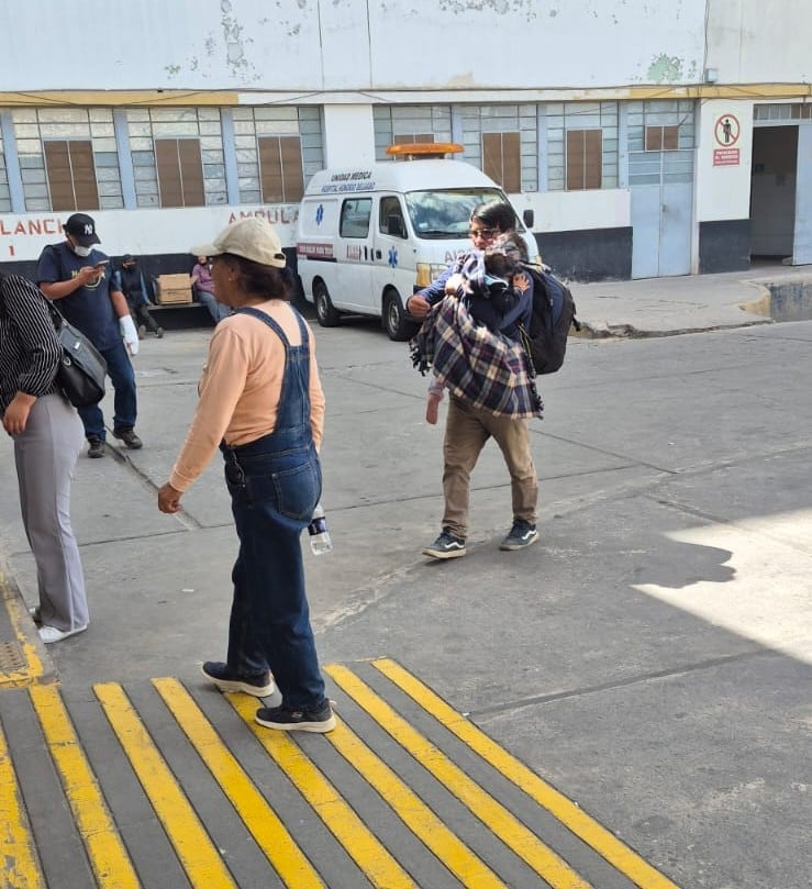 Menor de 5 ños se desmayó durante la peregrinación al Santuario de Chapi (Foto: Pedro Torres/@photo.gec)