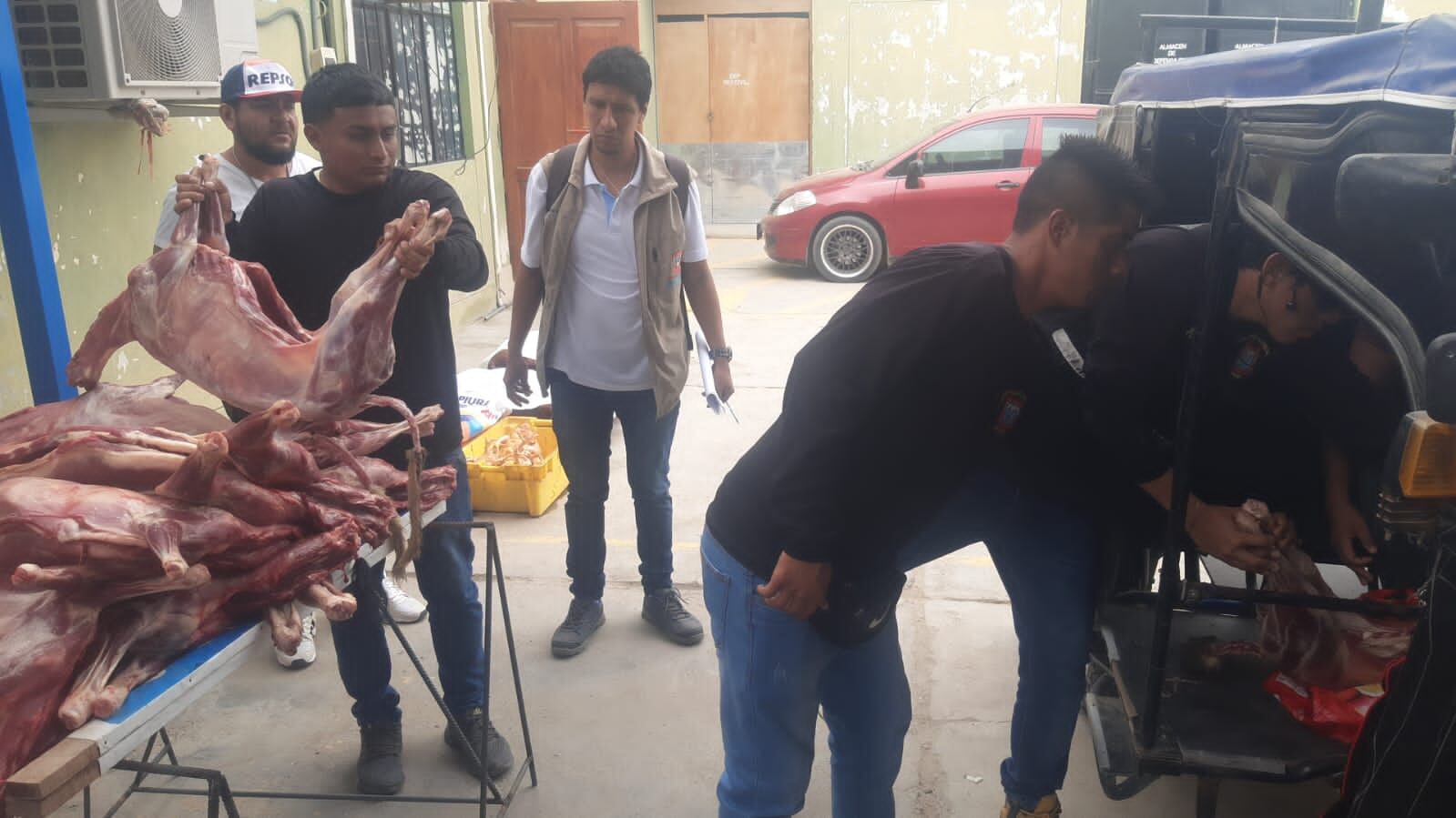 Decomisan carne de chivo que no contaban con medidas de higiene