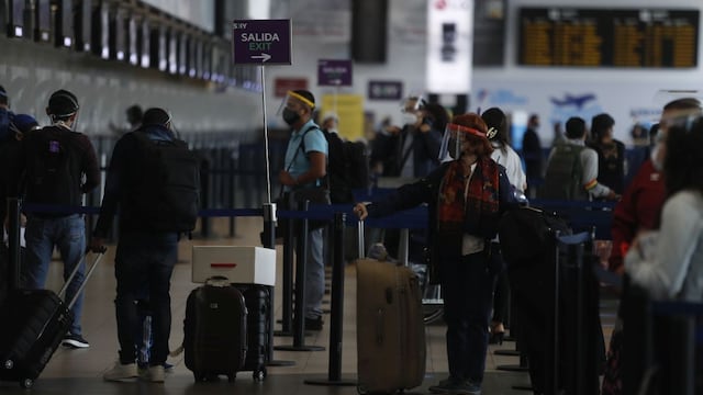 Viajeros procedentes del extranjero podrán hacerse prueba adicional para dejar cuarentena obligatoria  