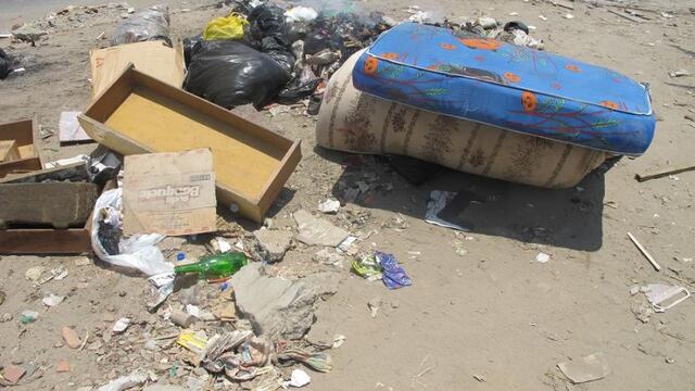 Av. Canta Callao en total abandono