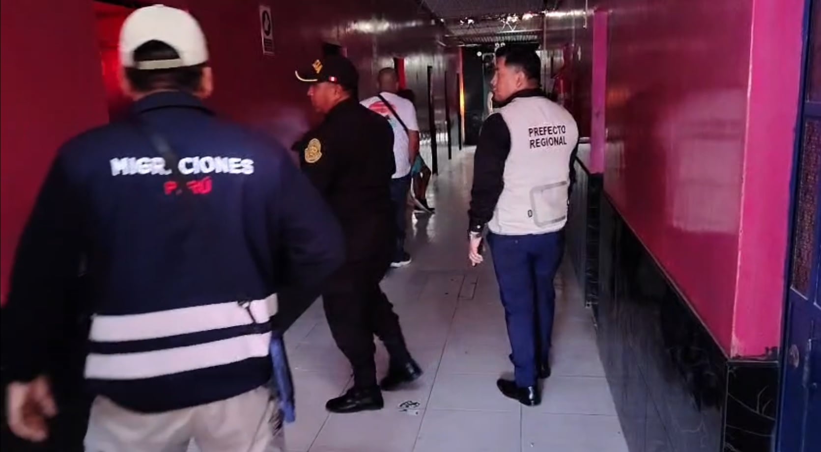 Durante la intervención se detuvo a una ciudadana extranjera que tenía orden de expulsión emitida por Migraciones. Prefecto señaló que estas acciones continuarán.