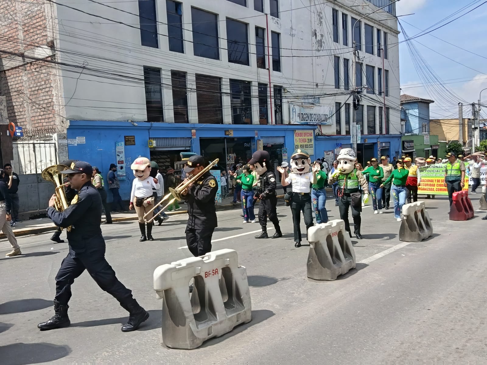 Marcha motivacional de la Policía por la seguridad ciudadana. (Foto: Jeamilett Chirinos/@photo.gec)