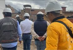 Gobernador Pulgar aparece con una “A” en el trasero