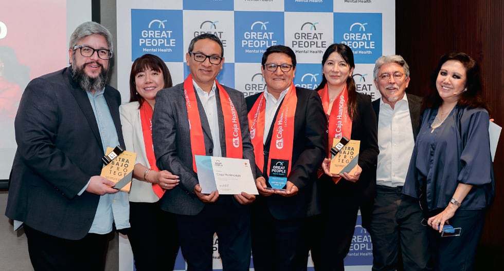 "Nuestros representantes en la certificación en Bienestar Emocional por Great People Perú"