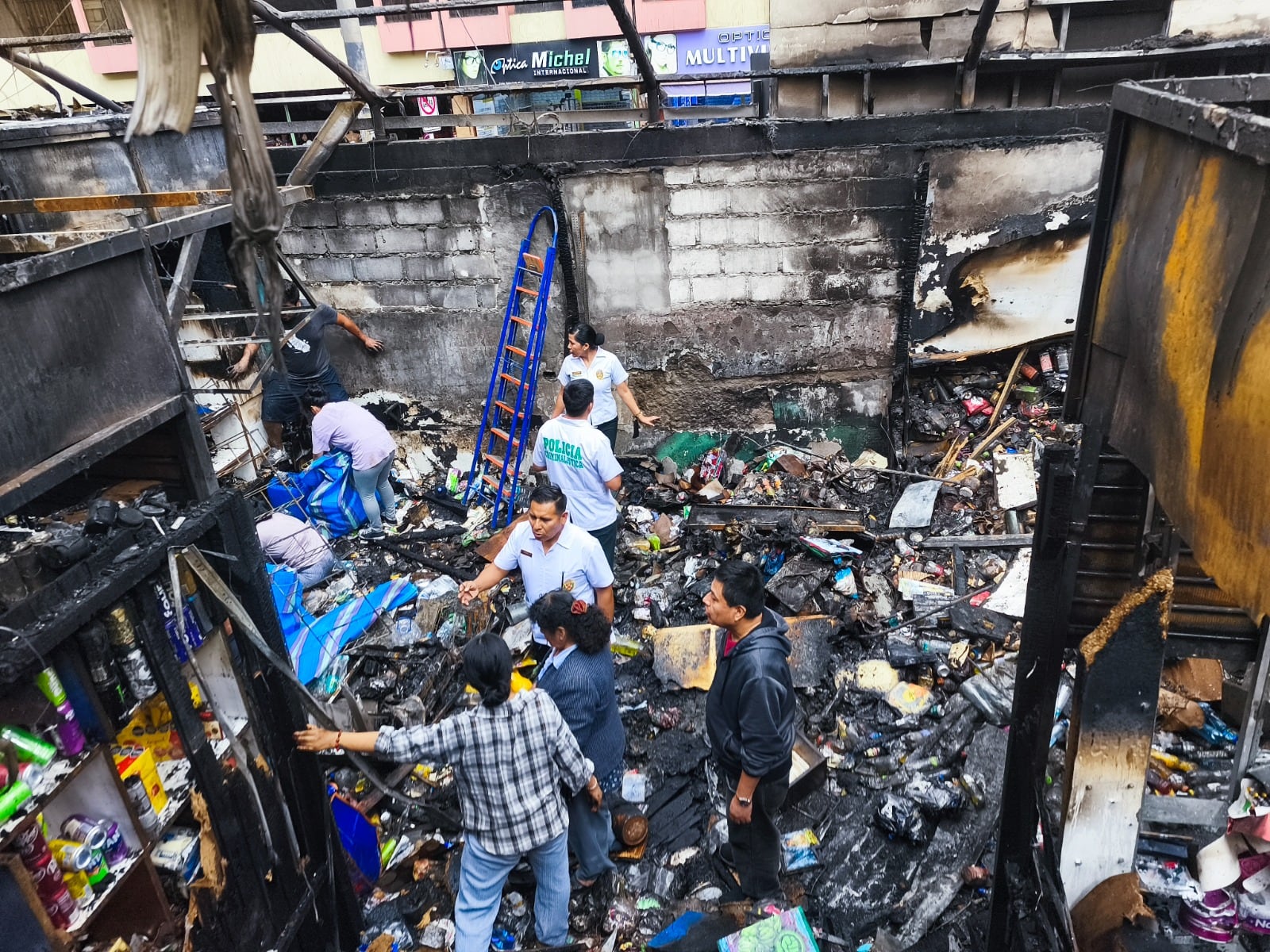 Se perdió grandes cantidades de licores, bebidas energizantes, perfumería, cigarrillos y chocolatería. (Foto: Difusión)
