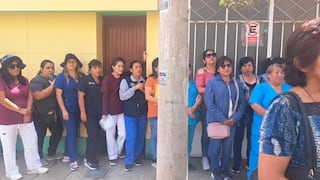 Ica: decenas de trabajadores de salud protestan por falta de pago de guardias