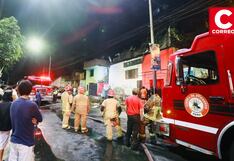 El Agustino: Incendio afecta el tercer piso de vivienda por presunta pirotecnia