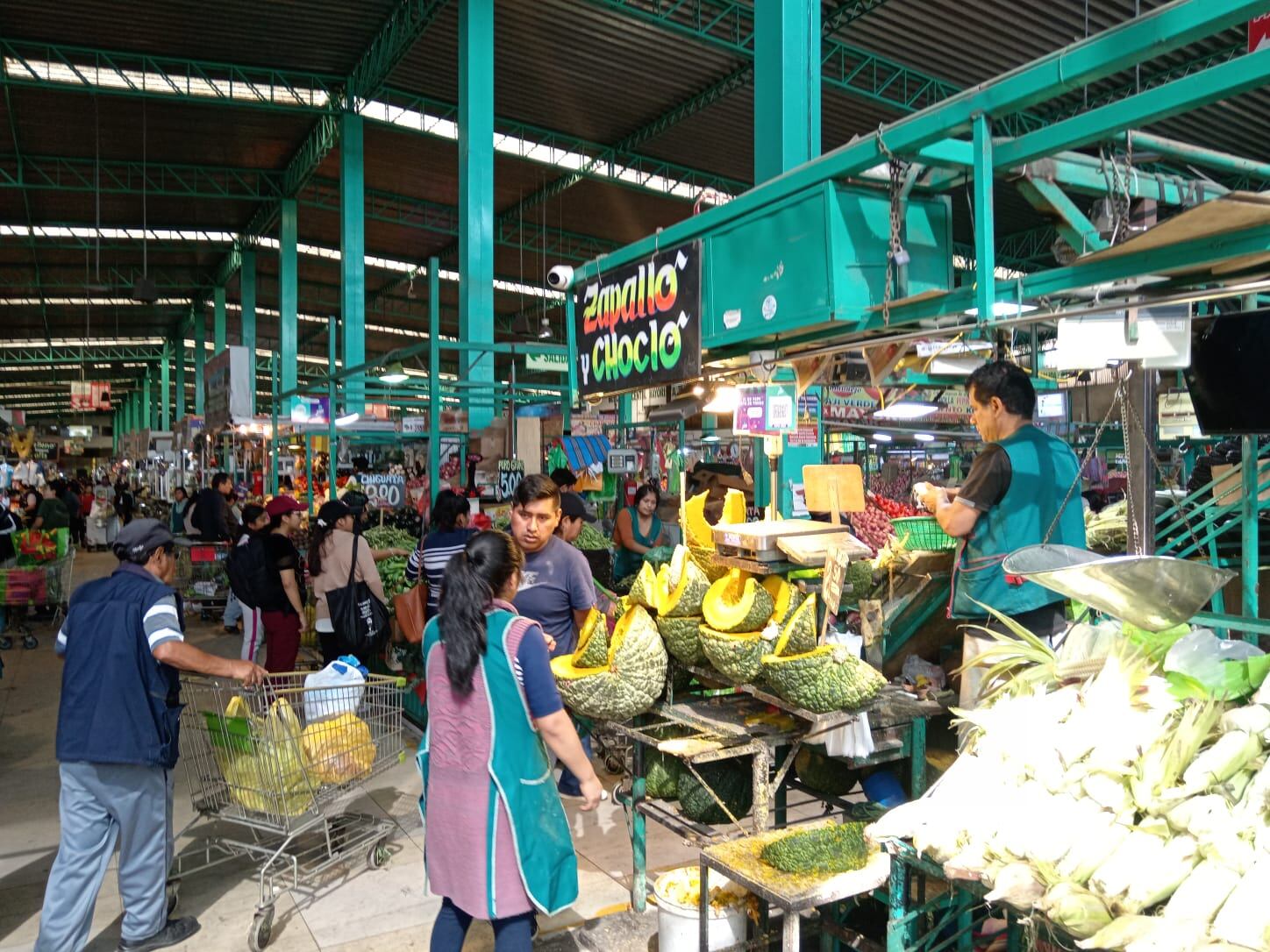 Estos son los precios de verduras y carnes en mercados de la ciudad de Arequipa. (Foto: Álvaro Figueroa)