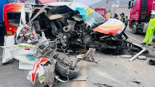 La Libertad: Choque entre miniván y tráiler deja seis heridos