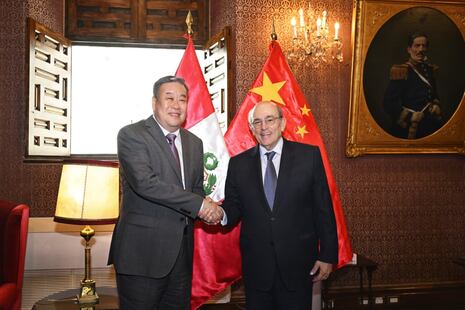 Canciller Hugo de Zela se reunió con embajador de China, Song Yang, a vísperas del Año Nuevo Chino