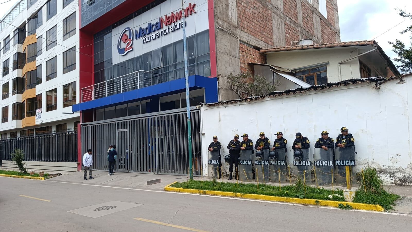 Investigación preliminar por muertes y lesiones graves en agravio de pacientes que se operaron clínica privada, continúa su curso.