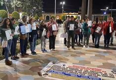 Ica: docentes realizan vigilia y exigen resolución por plazas no asignadas