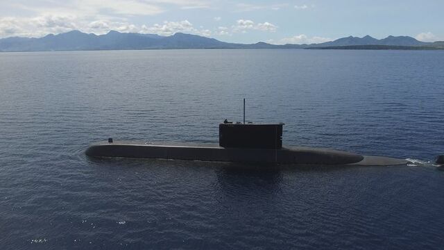 Intensa búsqueda para hallar un submarino indonesio con 53 personas a bordo 