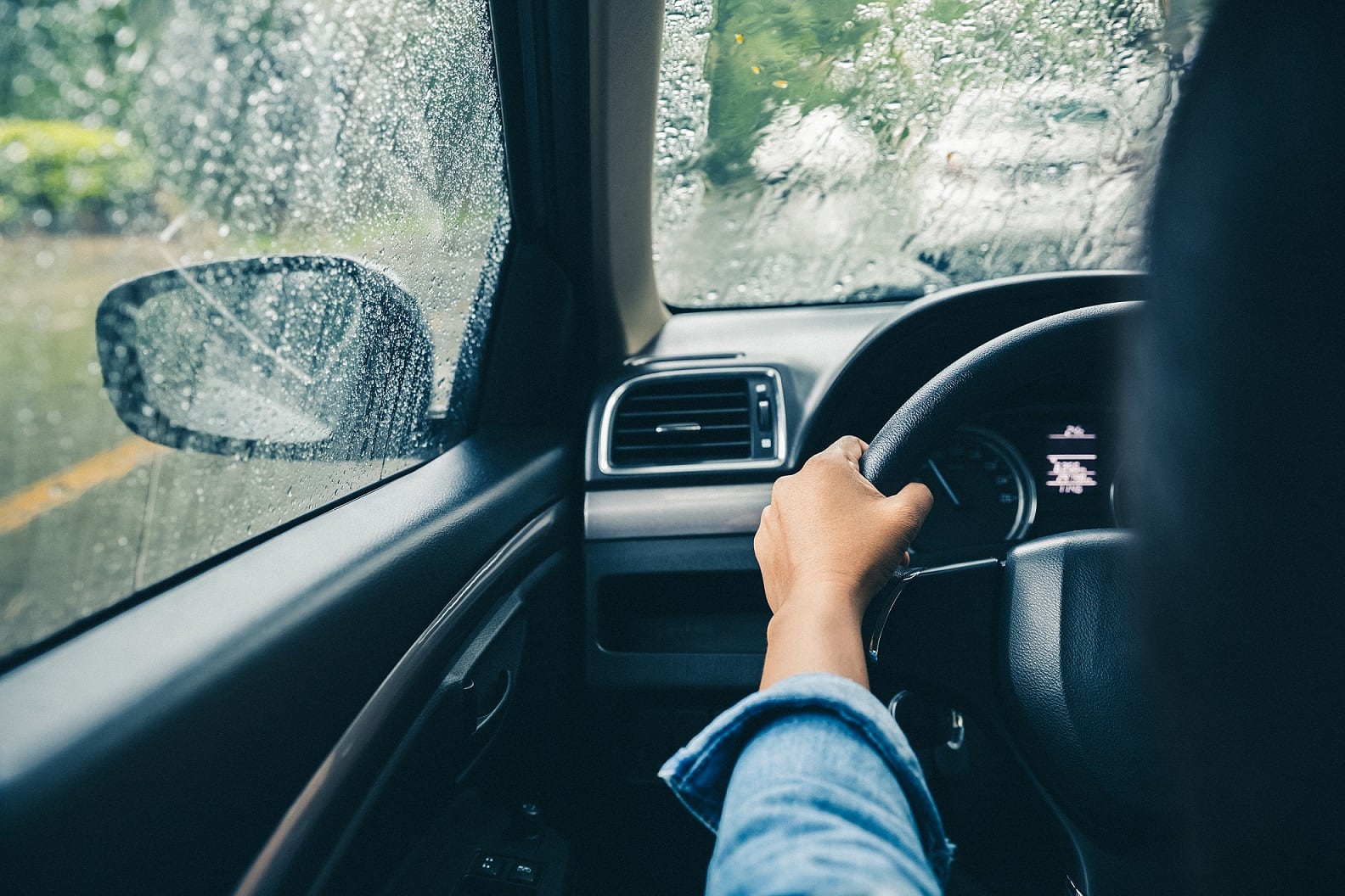 La Policía Nacional reportó 1.881 fallecidos por accidentes de tránsito hasta julio de 2026, de los cuales 309 murieron en carreteras. Ante el riesgo de lluvias intensas, huaicos y deslizamientos, un especialista explica cómo prevenir emergencias durante los viajes.