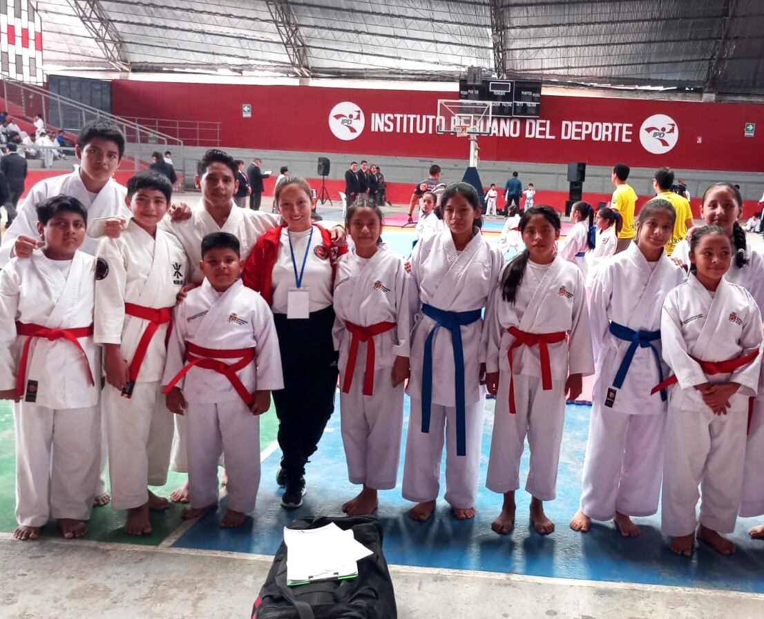 Karatecas páiteños lograron primer puesto y medallas de oro en la categoría Kata.