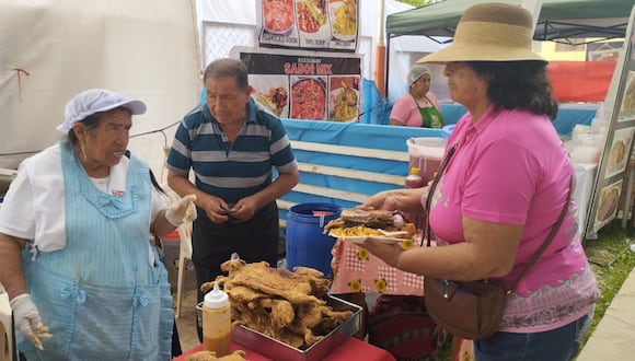 Diversos platillos del Perú se ofertan en el festival gastronómico en el distrito albarracino. (Foto: Correo)