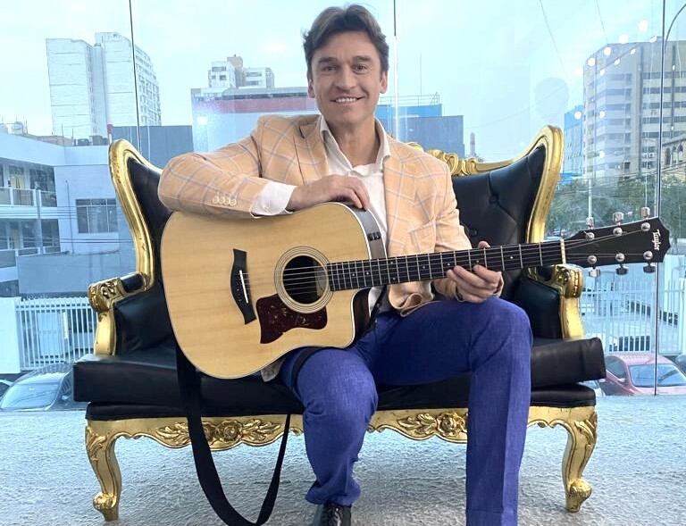 Cantante italiano, vocalista de "The Gypsy Queens" estuvo de paso en Lima.