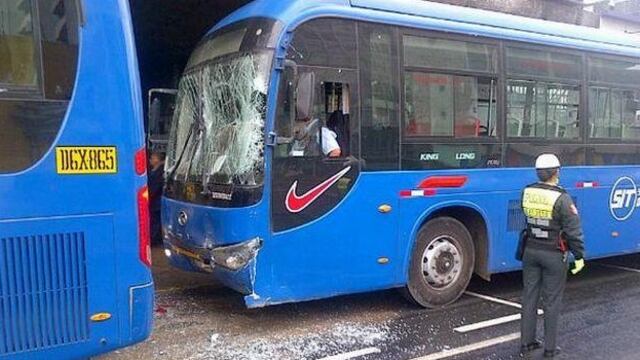 Corredor Azul: Protransporte se pronuncia sobre choque de buses  