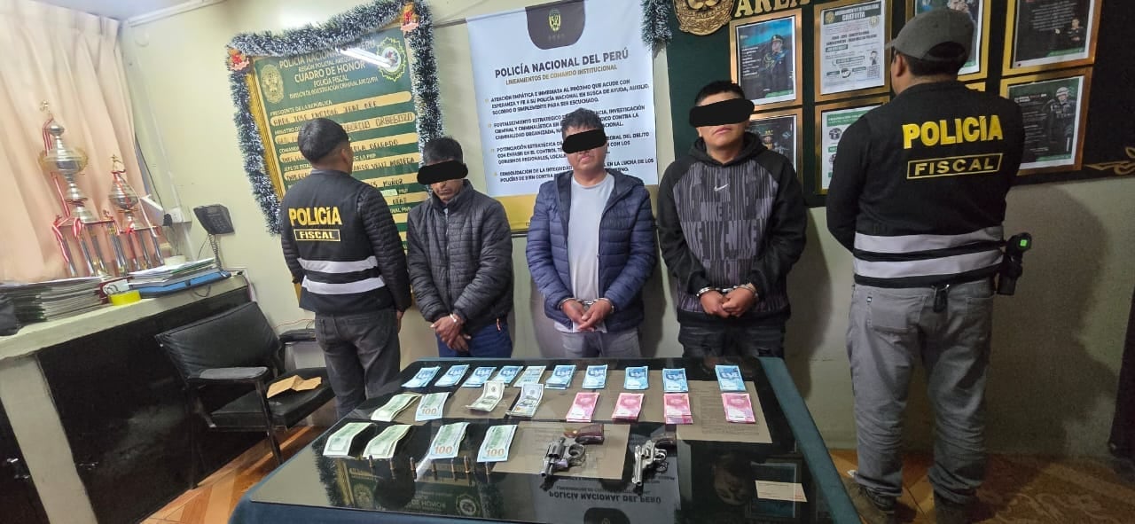 Policía detiene a banda criminal "Los Cojinetes del Sur" en la vía Arequipa-Yura. Foto: PNP.