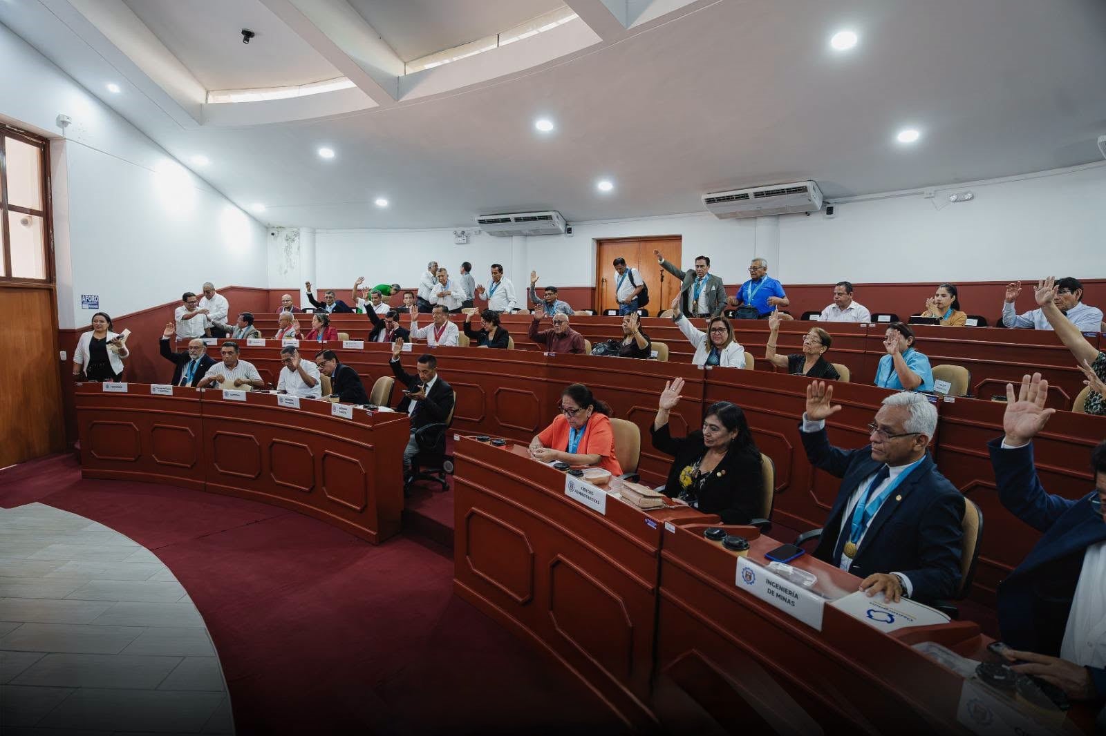 Integrantes de la Asamblea Universitaria de la UNP designaron a rector encargado