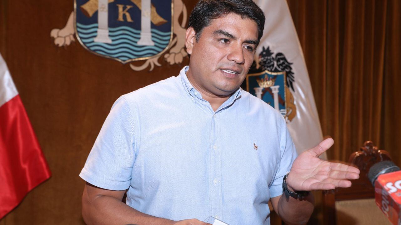 Jorge Vásquez señala de “dictador” a alcalde porque no respeta al Concejo de Trujillo. Afirmó que suspensión es una posibilidad y lamenta que no reconozca “error”. Reyna marca distancia.