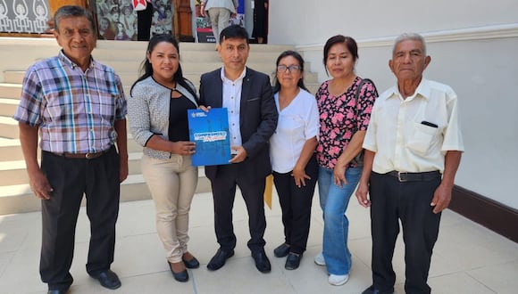 Alcalde de Huanchaco, Efraín Bueno, firmó convenio con el Gobierno Regional de La Libertad para que obra se comience a ejecutar en las próximas semanas.