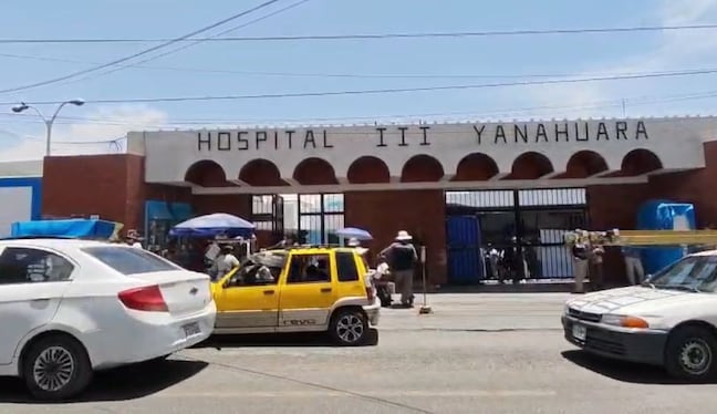 Cierran un tramo de la Av. Emmel a la altura del hospital de EsSalud Yanahuara. (Foto: Pedro Torres/@photo.gec)
