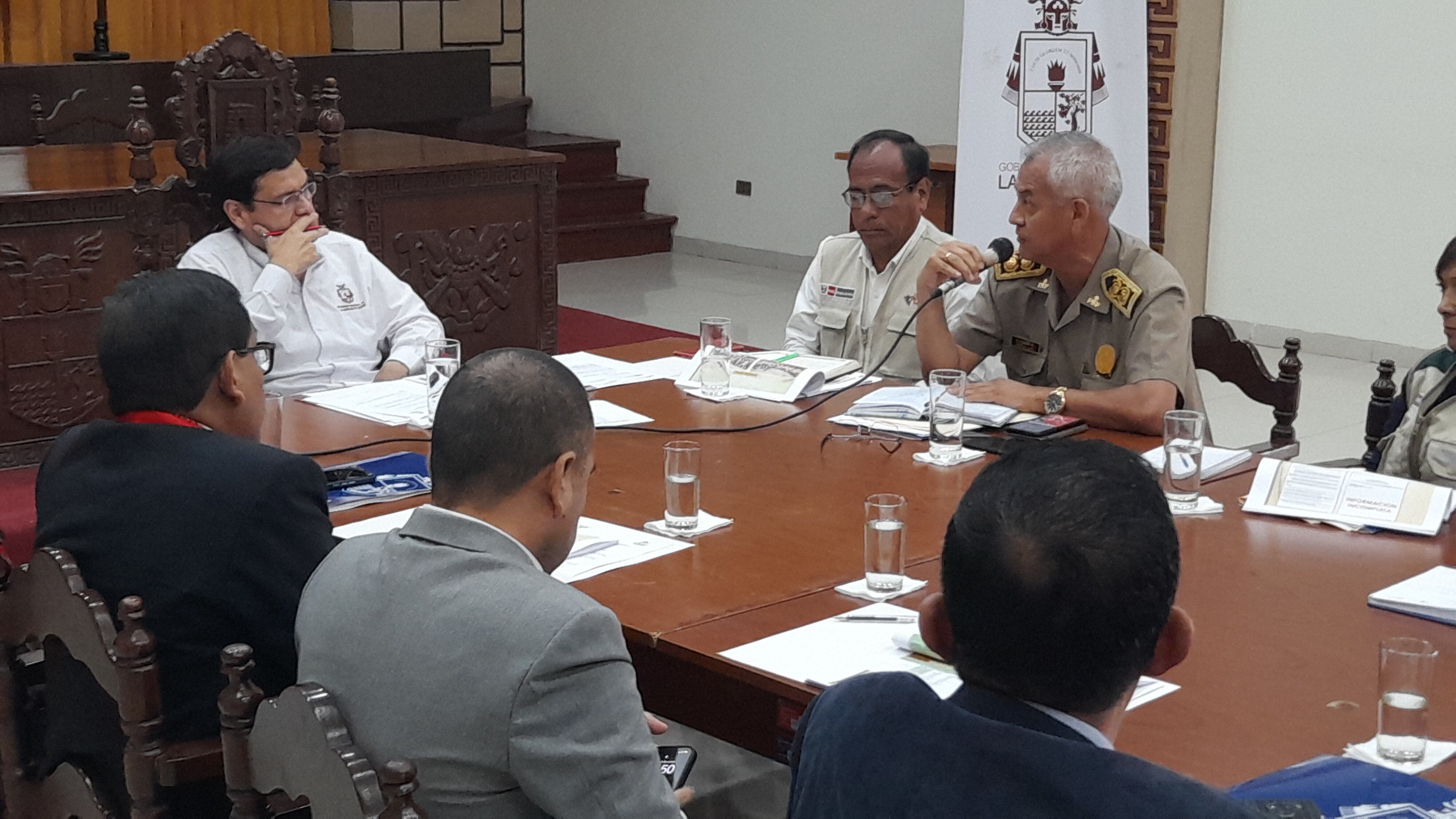 Autoridades en reunión del CORESEC.