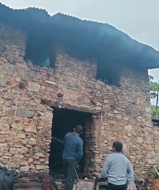Puno: Adulta mayor falleció carbonizada tras el incendio de una vivienda en la selva puneña.