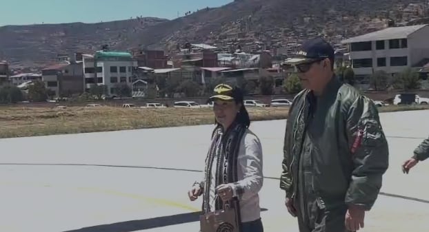 Keiko Fujimori supervisa el combate aéreo de incendios forestales en Cusco (VIDEO)