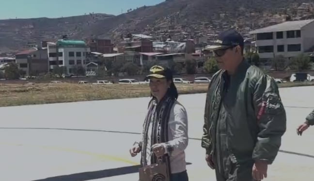 Keiko Fujimori supervisa el combate aéreo de incendios forestales en Cusco (VIDEO)