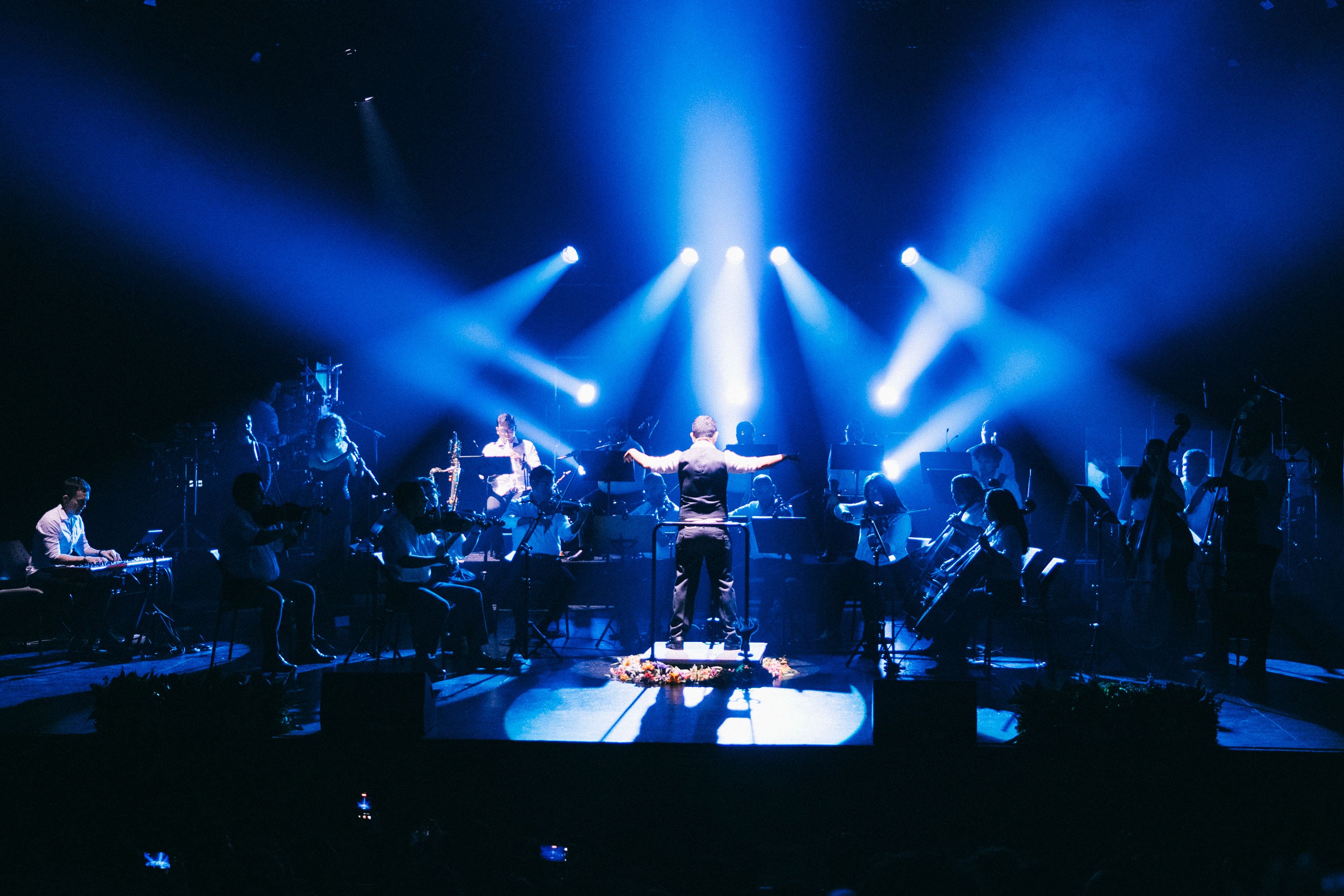 El tributo reunirá a más de 30 artistas en escena para interpretar los grandes éxitos del recordado “Divo de Juárez” en un formato sinfónico.