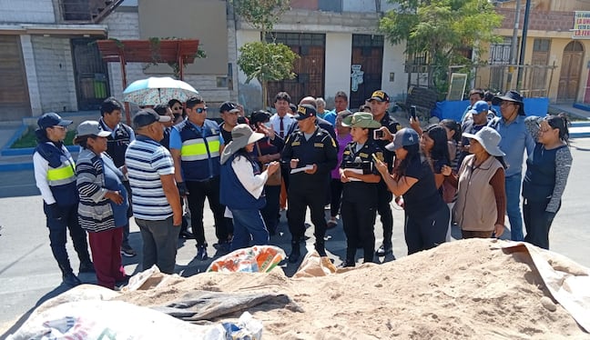 En medio de la diligencia surgieron enfrentamientos verbales. (Foto: Adrian Apaza)