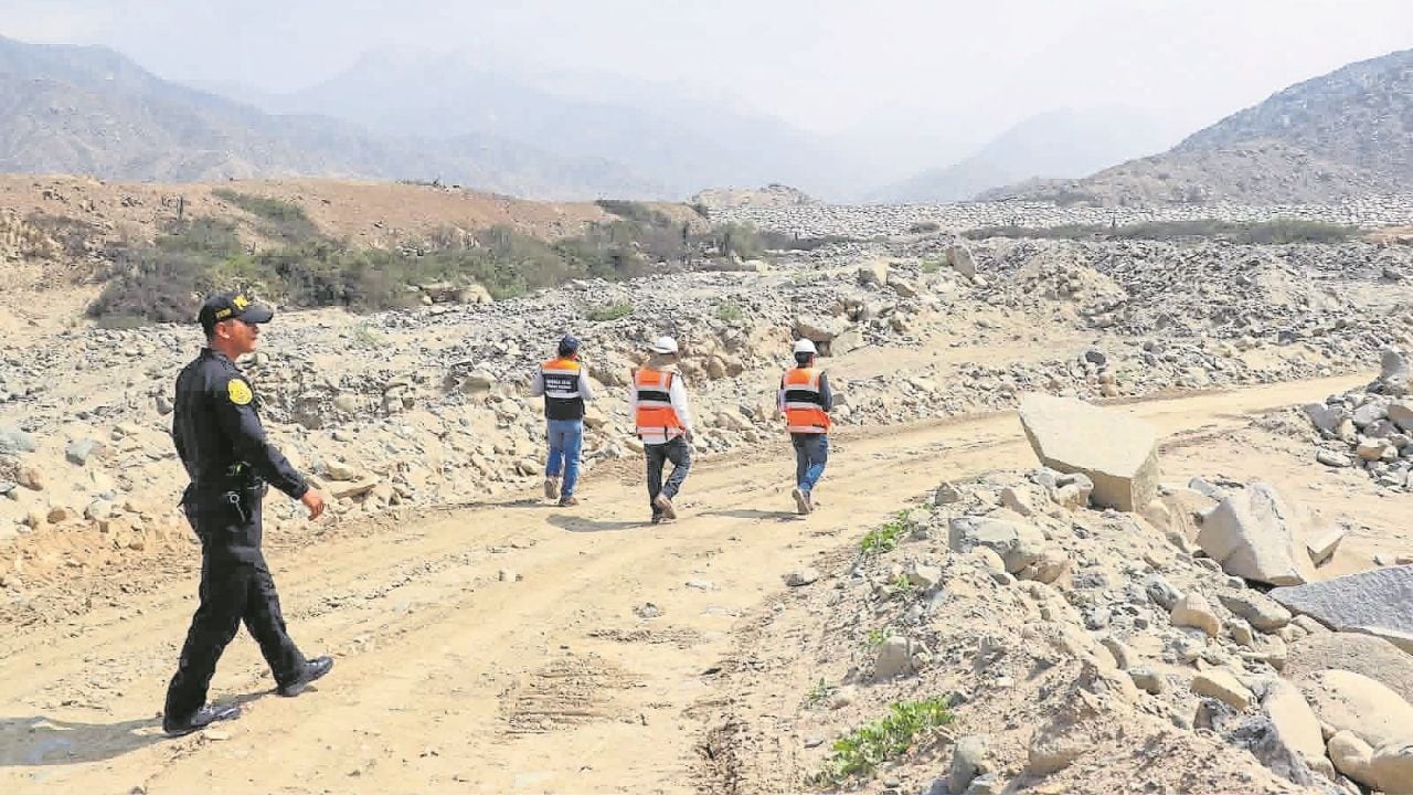 Inspección permitió evidenciar acumulación de material proveniente de las canteras en la zona.
