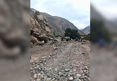Arequipa: Derrumbe de cerro en “Palo Parado” deja incomunicados a varios pueblos en Camaná
