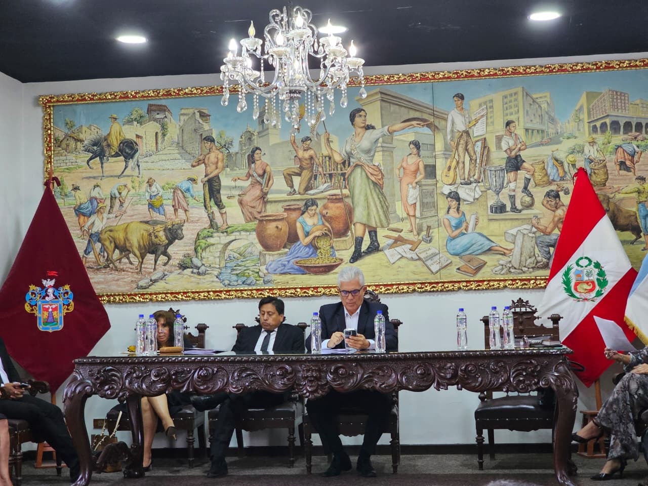 Concejo de la Municipalidad Distrital de Yanahuara. Foto: Fanny Arotaipe.