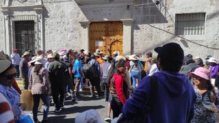 Pobladores protestan por falta de transporte en la parte alta de Mariano Melgar, en Arequipa