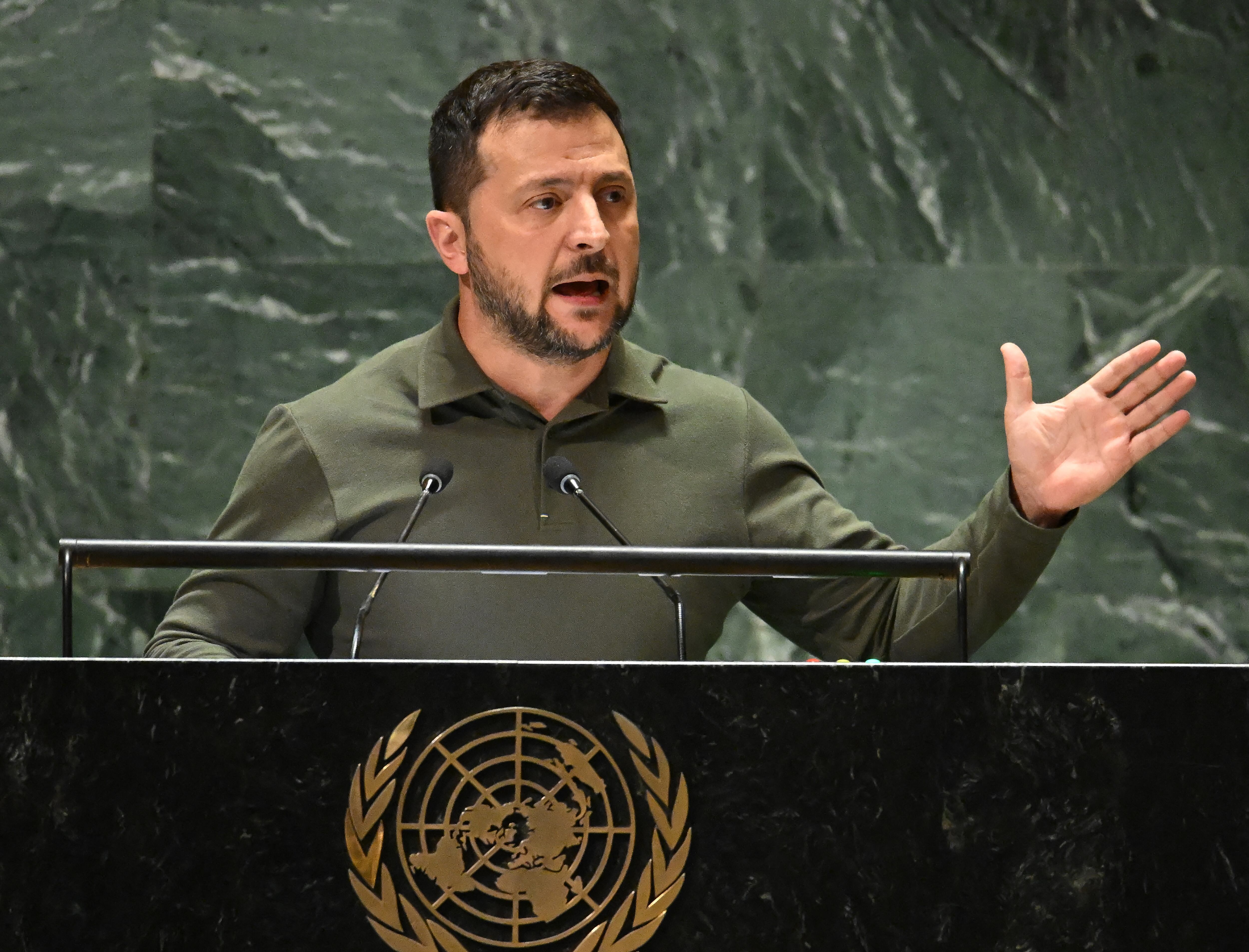 El presidente ucraniano, Volodymyr Zelensky, se dirige a la 78.ª Asamblea General de las Naciones Unidas en la sede de la ONU en la ciudad de Nueva York el 19 de septiembre de 2023. (Foto de TIMOTHY A. CLARY / AFP).