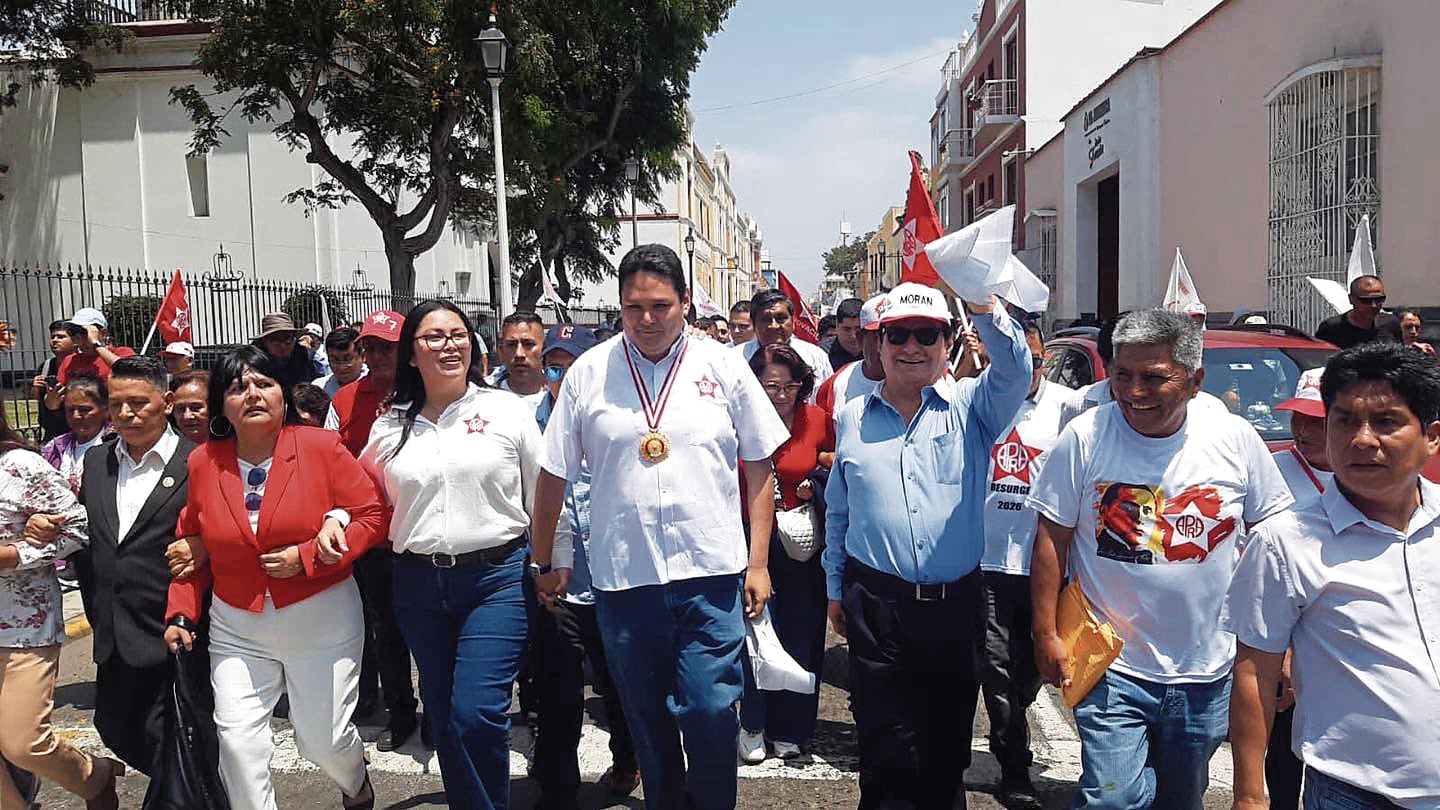 Candidato presidencial Enrique Valderrama dice que el partido de César Acuña sería un “cáncer” para el país y confió en recuperar el apoyo del electorado en las urna. (Foto: Ozono Televisión)